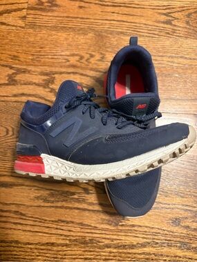 New Balance Men's Navy Sneakers with Red Accents